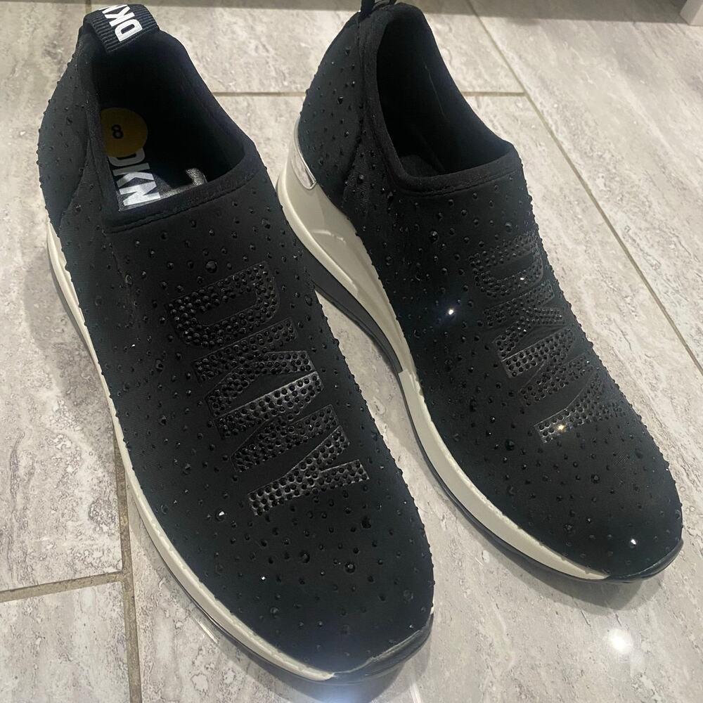 DKNY Embellished Logo Slip On Sneaker Shoes Women’s Size 8